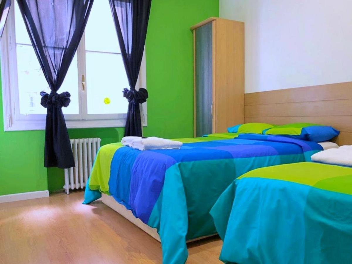 Apartamentos Smartrenting Gran Via Madrid Exteriör bild